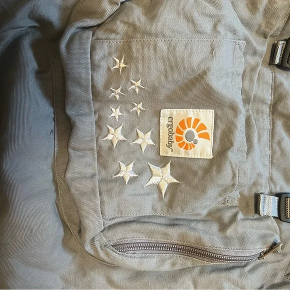 Ergobaby Gray Star Pattern Baby